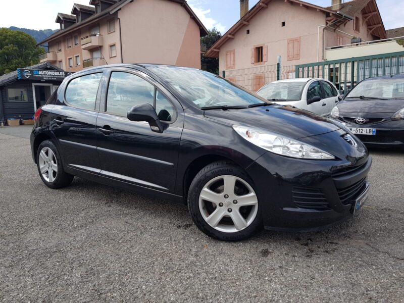 PEUGEOT 207 1.4i 75CV URBAN