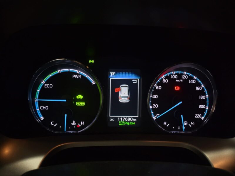 TOYOTA RAV4 Hybrid 2.5 VVT-i 155cv 2WD Lounge CVT // SIEGES CHAUFFANTS/CAMERA/ALERTE FRANCHISSEMENT 