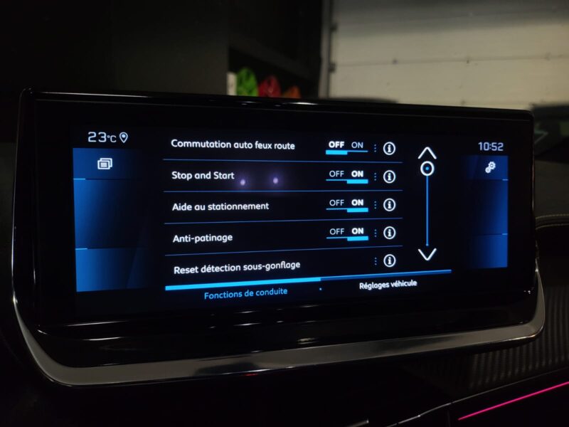 PEUGEOT 208 1.2 PureTech 100 cv GT-line Caméra , AppleCarplay