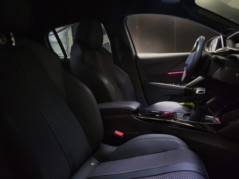 PEUGEOT 208 1.2 PureTech 100 cv GT-line Caméra , AppleCarplay