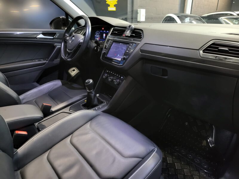 VOLKSWAGEN TIGUAN 2017 2.0 TDI 150cv CARAT EXCLUSIVE /VIRTUAL COCKPIT+PARK ASSIST+CAMERA+TOIT OUVRAN