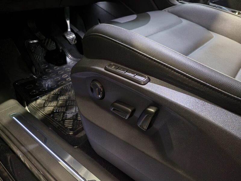 VOLKSWAGEN TIGUAN 2017 2.0 TDI 150cv CARAT EXCLUSIVE /VIRTUAL COCKPIT+PARK ASSIST+CAMERA+TOIT OUVRAN