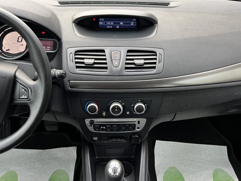 RENAULT MEGANE RENAULT MEGANE 3 III PHASE 2 1.5 DCI 95 Cv 1ERE MAIN / BLUETOOTH REGULATEUR CRIT AIR 