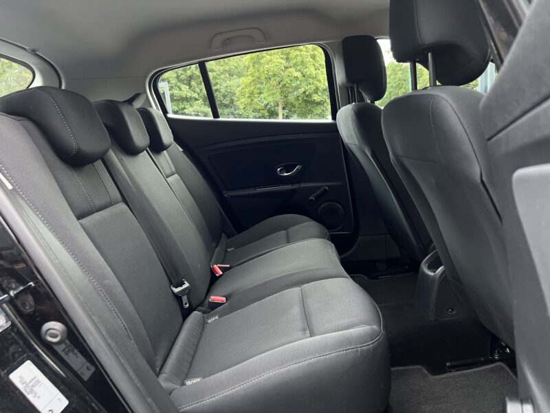 RENAULT MEGANE RENAULT MEGANE 3 III PHASE 2 1.5 DCI 95 Cv 1ERE MAIN / BLUETOOTH REGULATEUR CRIT AIR 