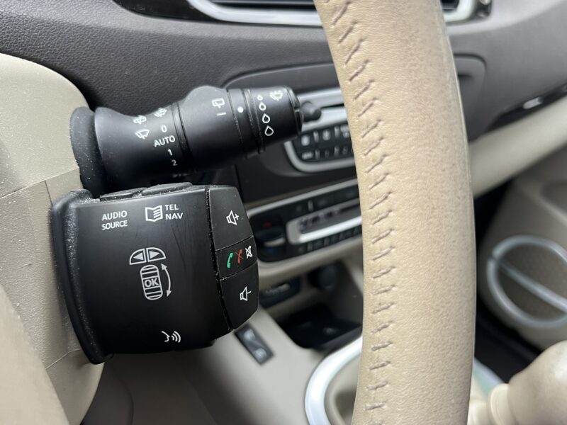 RENAULT SCENIC 3 III JADE 1.9 DCI 130 BOSE TOIT OUVRANT CUIR GPS BLUETOOTH FULL OPTIONS Garantie1an