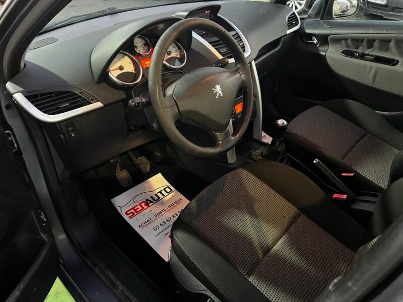 PEUGEOT 207 2010