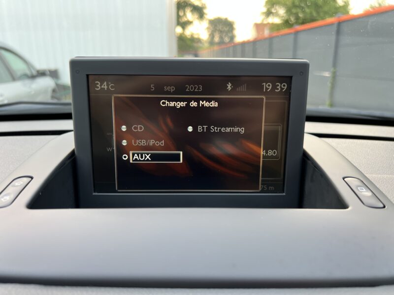 PEUGEOT 5008 FELINE 1.6 HDI 115 Cv FULL OPTIONS / LECTEUR DVD GPS CUIR TOIT PANO - Garantie1an
