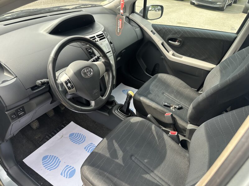 TOYOTA YARIS 2006