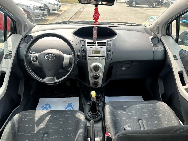 TOYOTA YARIS 2006