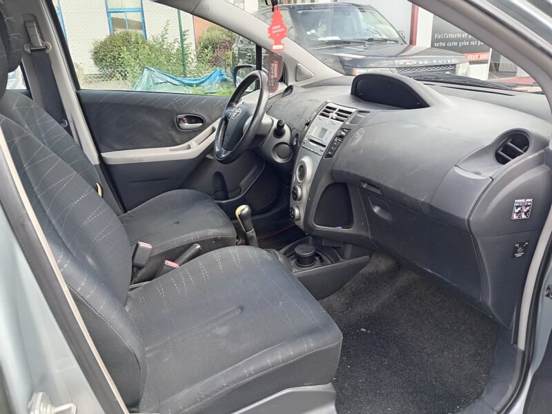 TOYOTA YARIS 2006