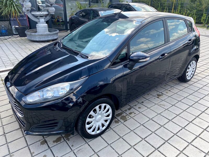 FORD FIESTA VI 1.25 82 TREND