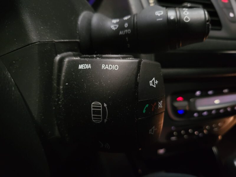 RENAULT MEGANE III 1.2 TCe 130cv Bose EDC 5p // CAMERA DE RECUL/RADAR-AV-AR/R-LINK