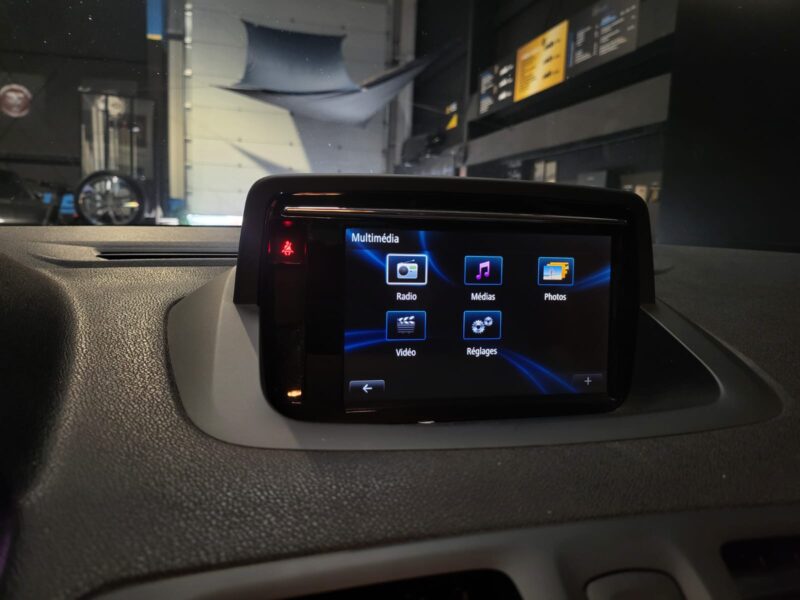 RENAULT MEGANE III 1.2 TCe 130cv Bose EDC 5p // CAMERA DE RECUL/RADAR-AV-AR/R-LINK