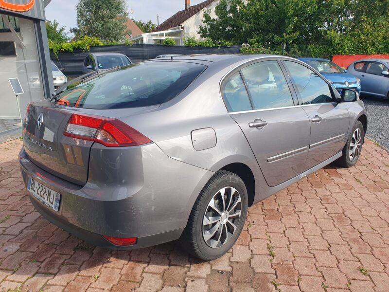 RENAULT LAGUNA III 2011