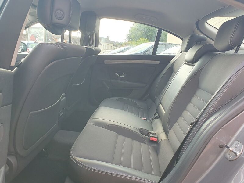 RENAULT LAGUNA III 2011