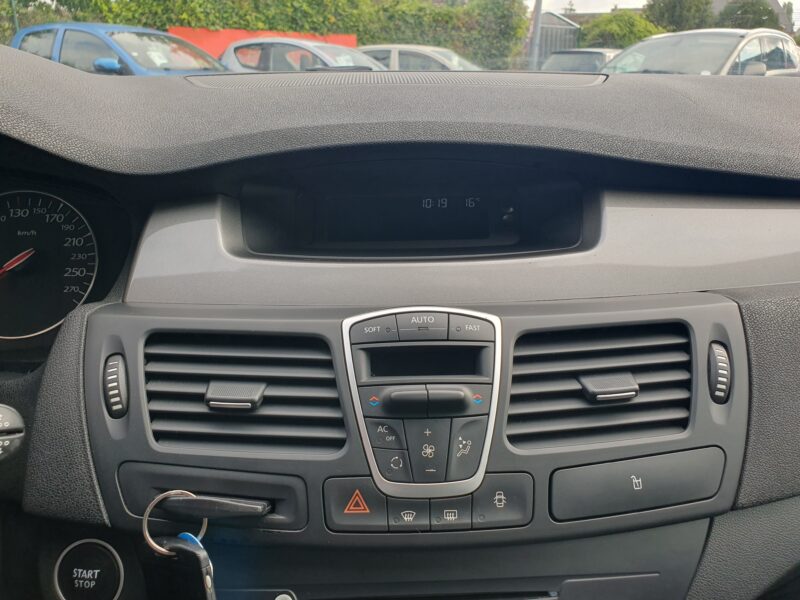 RENAULT LAGUNA III 2011