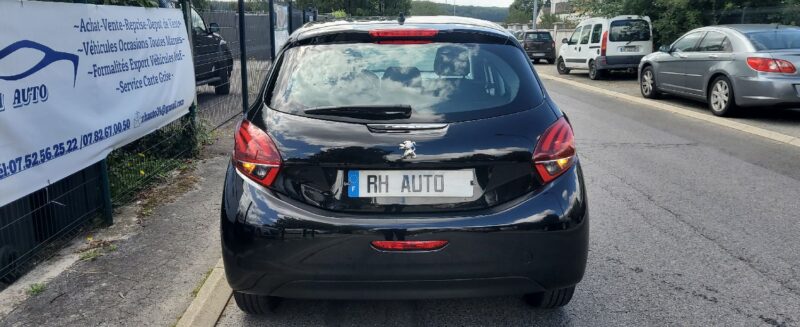 PEUGEOT 208 2018