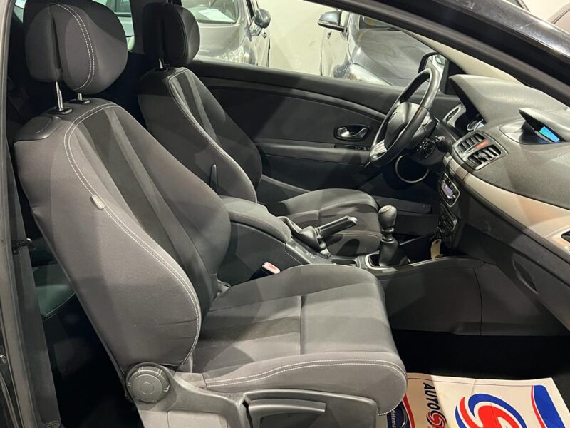 RENAULT MEGANE III Coupé 2011