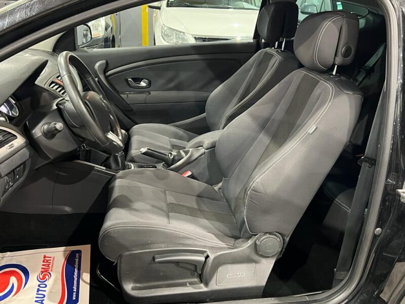 RENAULT MEGANE III Coupé 2011