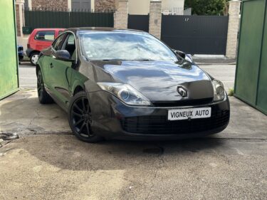 RENAULT LAGUNA  2.0 DCI  Black Edition PAYER EN 4X