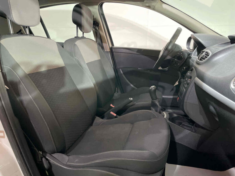 RENAULT CLIO III Phase 2 2010  1.5 dCi 68cv