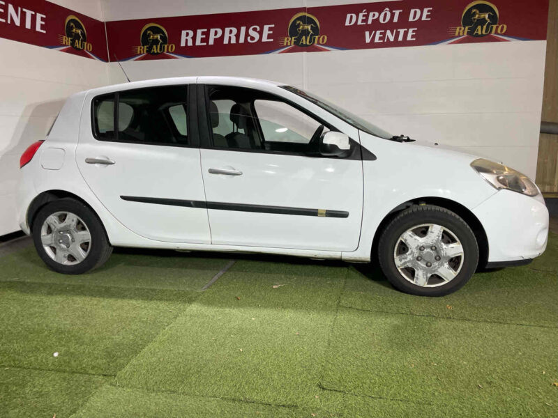 RENAULT CLIO III Phase 2 2010  1.5 dCi 68cv