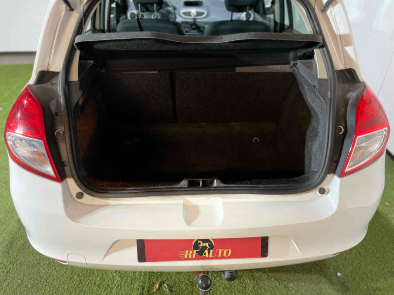 RENAULT CLIO III Phase 2 2010  1.5 dCi 68cv