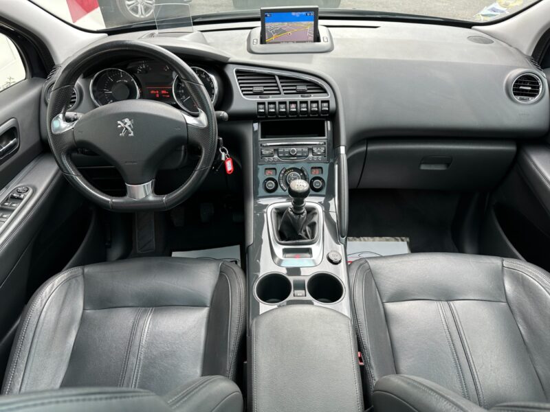 PEUGEOT 3008 2015
