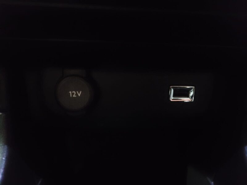 CITROEN C3 III 1.5 BlueHDi 100cv Shine // APPLE CARPLAY/CAMERA DE RECUL/RADAR-AR