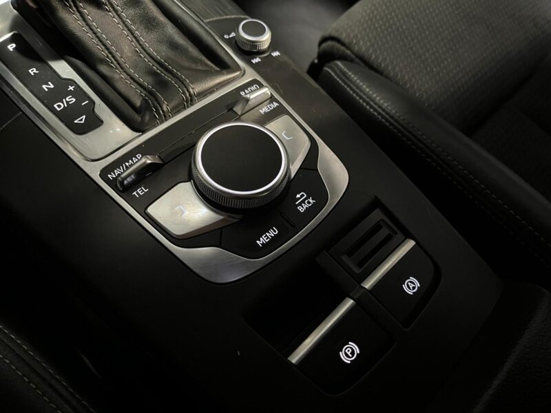 AUDI A3 Berline 1.5 TFSI 150cv S-Line Pak Sport CAMERA / GPS / MEPLAT