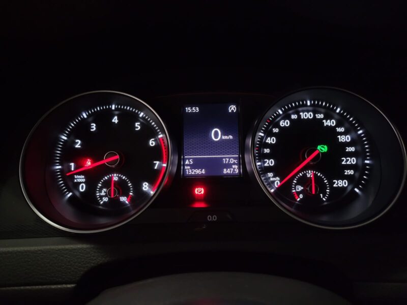 2.0 GTI PERFORMANCE 230cv / CAMERA DE RECUL / JANTES 18