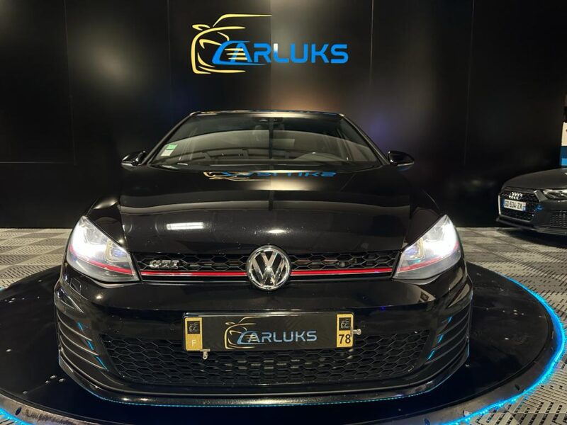 2.0 GTI PERFORMANCE 230cv / CAMERA DE RECUL / JANTES 18