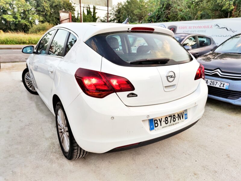 OPEL ASTRA J 2011