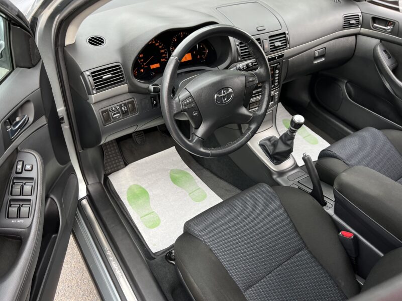 TOYOTA AVENSIS II PHASE 2 2.0 D-4D 126 Cv 1ERE MAIN 87 200 Kms BVM6 / GPS REGULATEUR - Garantie1an