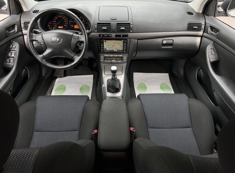 TOYOTA AVENSIS II PHASE 2 2.0 D-4D 126 Cv 1ERE MAIN 87 200 Kms BVM6 / GPS REGULATEUR - Garantie1an