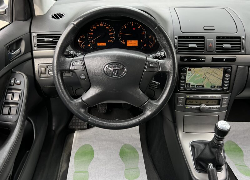 TOYOTA AVENSIS II PHASE 2 2.0 D-4D 126 Cv 1ERE MAIN 87 200 Kms BVM6 / GPS REGULATEUR - Garantie1an