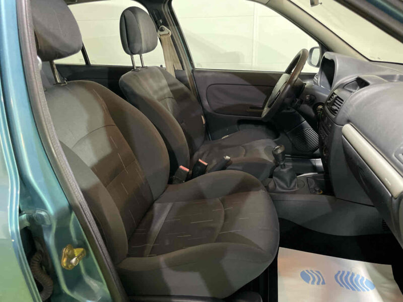 RENAULT CLIO II 2004 1.4 98cv