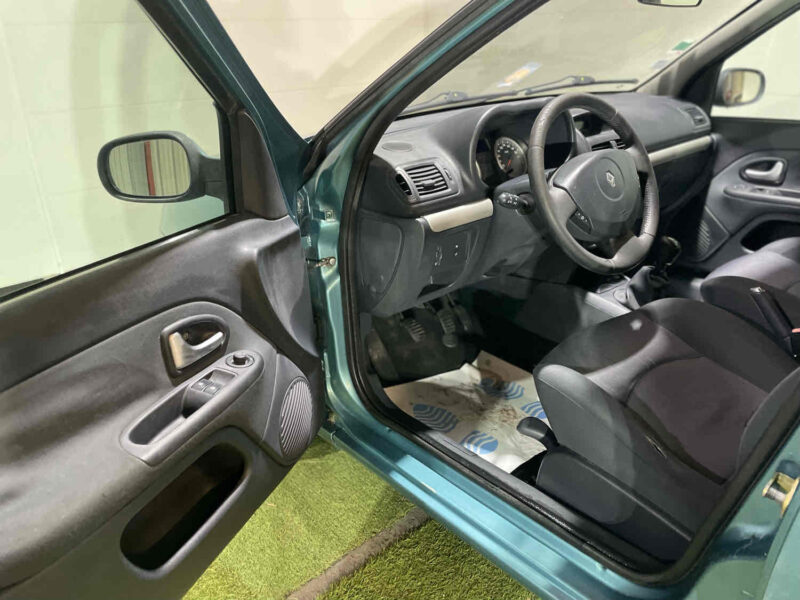 RENAULT CLIO II 2004 1.4 98cv