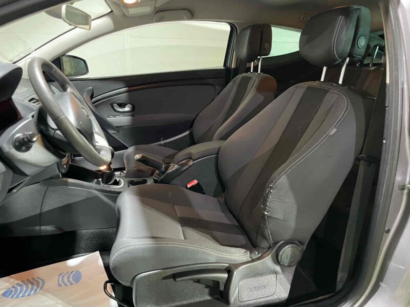 RENAULT MEGANE III Coupé 2010 1.5 dCi 110cv