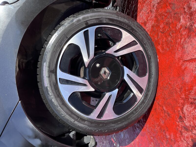 RENAULT TWINGO II 2013