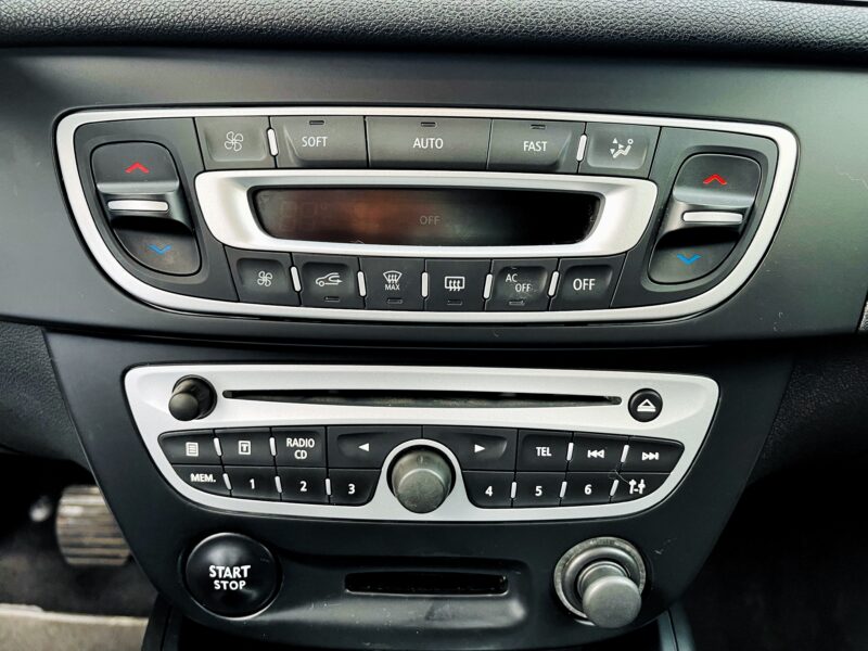 RENAULT MEGANE III Coupé 2011