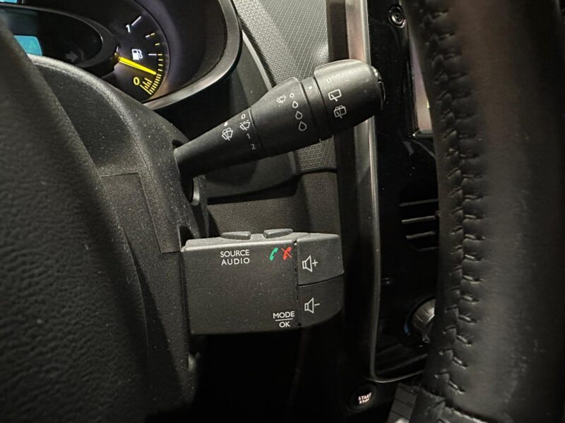 1.2 73 cv LIMITED EDITION / REGULATEUR CLIM AUTO / LIMITEUR