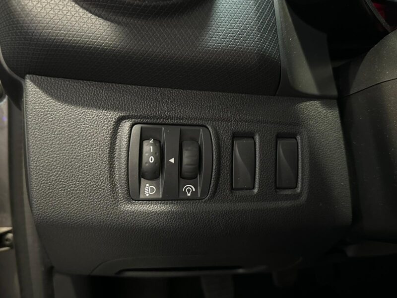 1.2 73 cv LIMITED EDITION / REGULATEUR CLIM AUTO / LIMITEUR