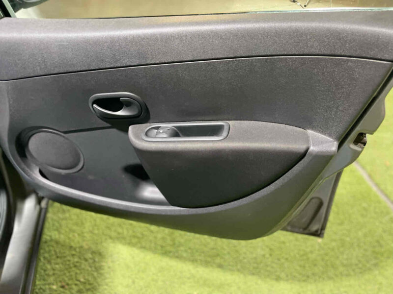 RENAULT CLIO III 2009 1.2 75cv