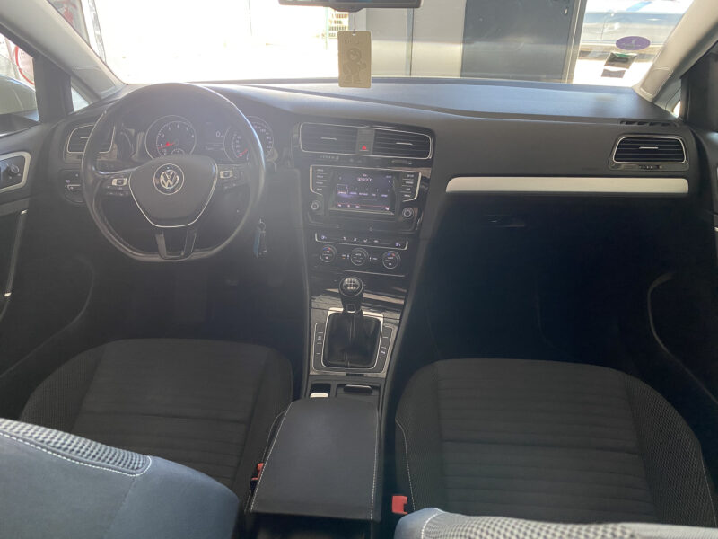 VOLKSWAGEN GOLF 2014