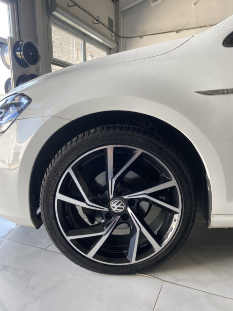 VOLKSWAGEN GOLF 2014