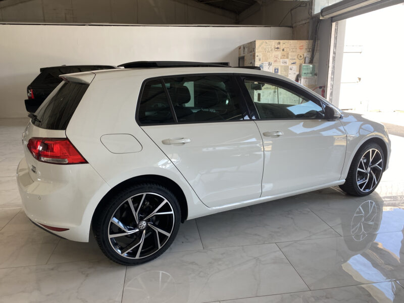 VOLKSWAGEN GOLF 2014