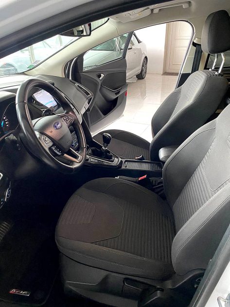 FORD FOCUS III Turnier 2015