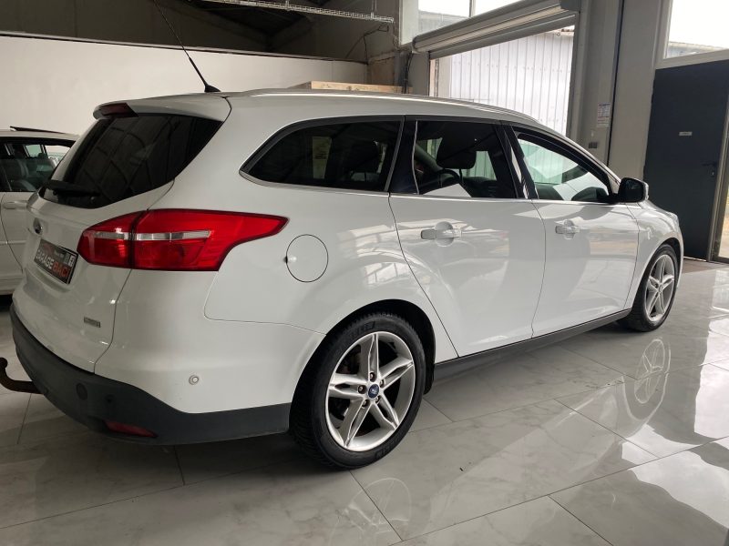 FORD FOCUS III Turnier 2015