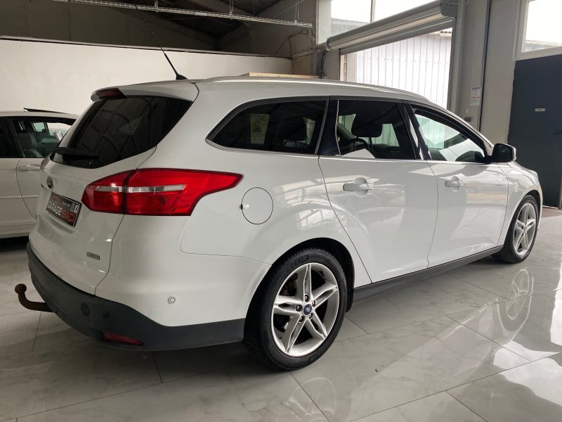 FORD FOCUS III Turnier 2015